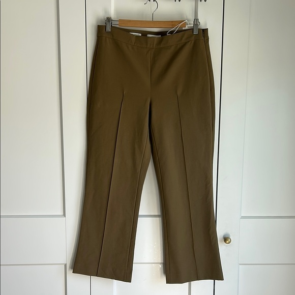 Vince Mid-Rise Pintuck Crop Flared Pants Olive Green | 8 - Picture 4 of 7
